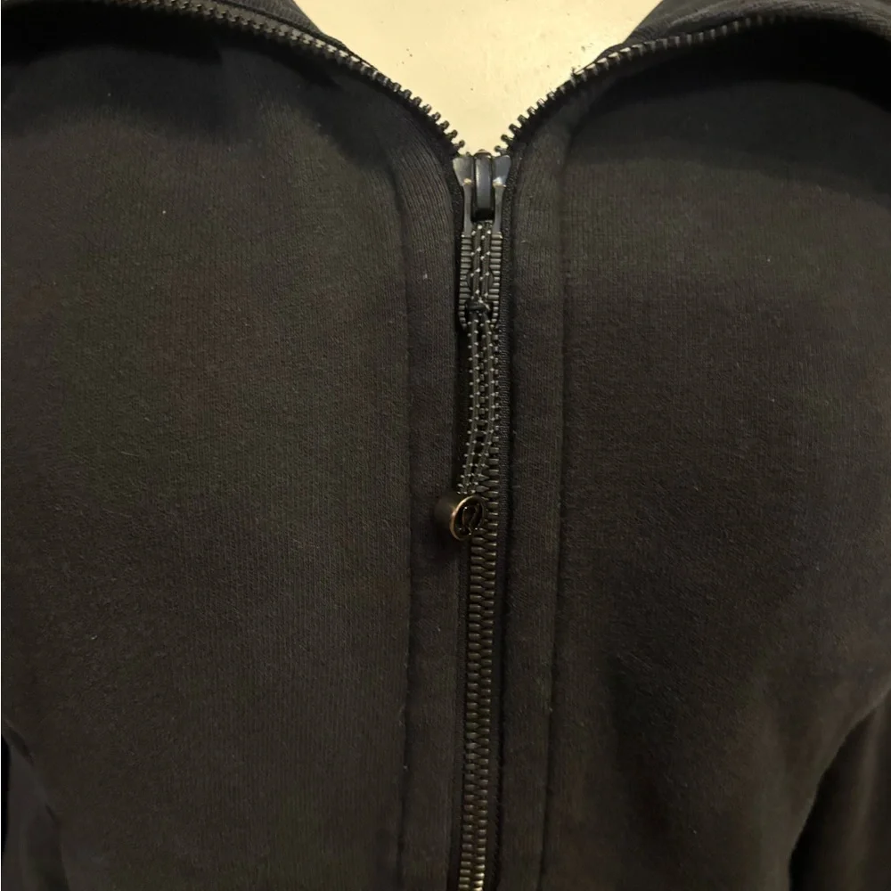 🎉Lululemon Scuba Women's Black Full length Zip-Up Jacket! Square dot.